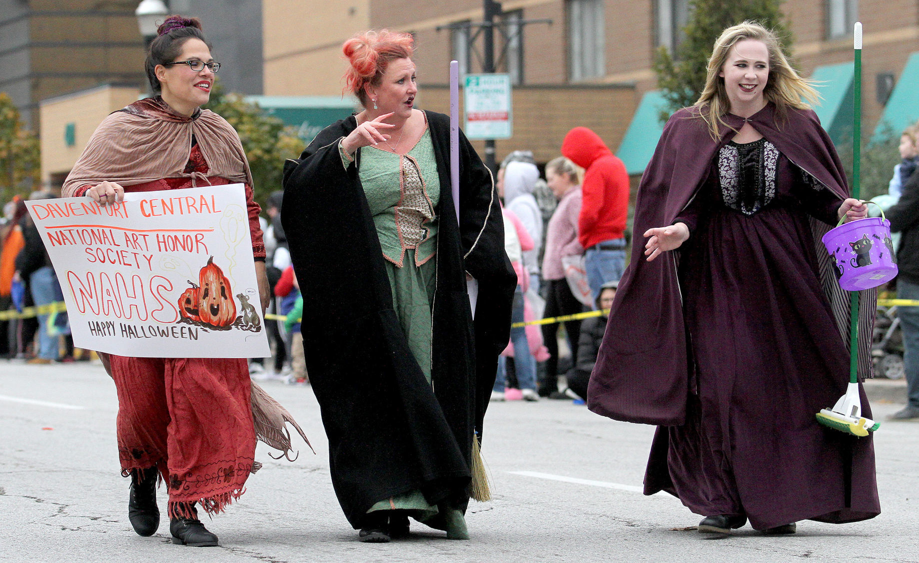 102719-qct-qca-davparade-002